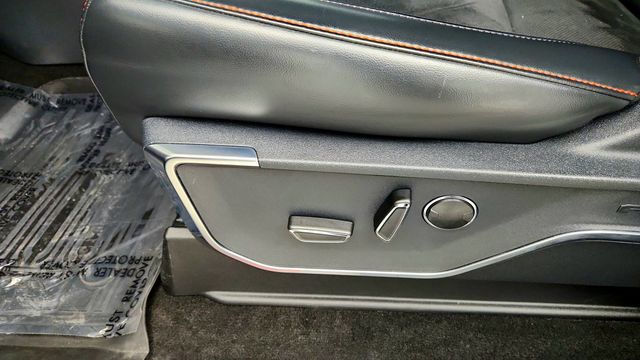 2023 Ford F-150 Raptor R 4WD SuperCrew 5.5' Box w/ Twin Panel Moonroof - 23084961 - 11