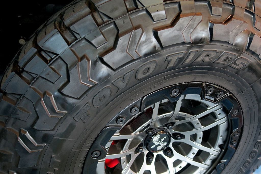2023 Ford F-150 Shelby Baja Raptor 4WD SuperCrew - 22912568 - 40