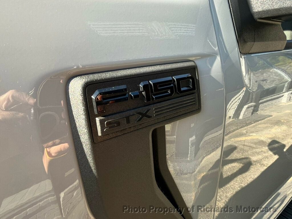 2023 Ford F-150 XL photo 9