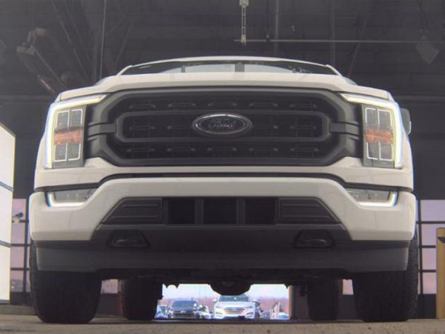 2023 Ford F-150 XLT 4WD SuperCrew 5.5' Box - 23014315 - 3
