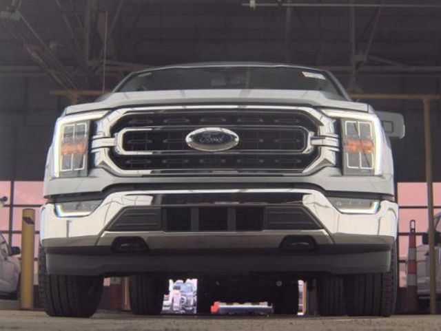 2023 Ford F-150 XLT 4WD SuperCrew 5.5' Box - 23014586 - 3