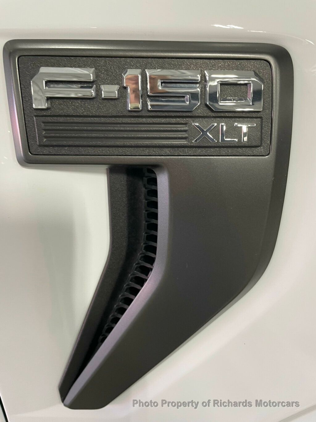 2023 Ford F-150 XLT 4WD SuperCrew 5.5' Box - 22933278 - 8