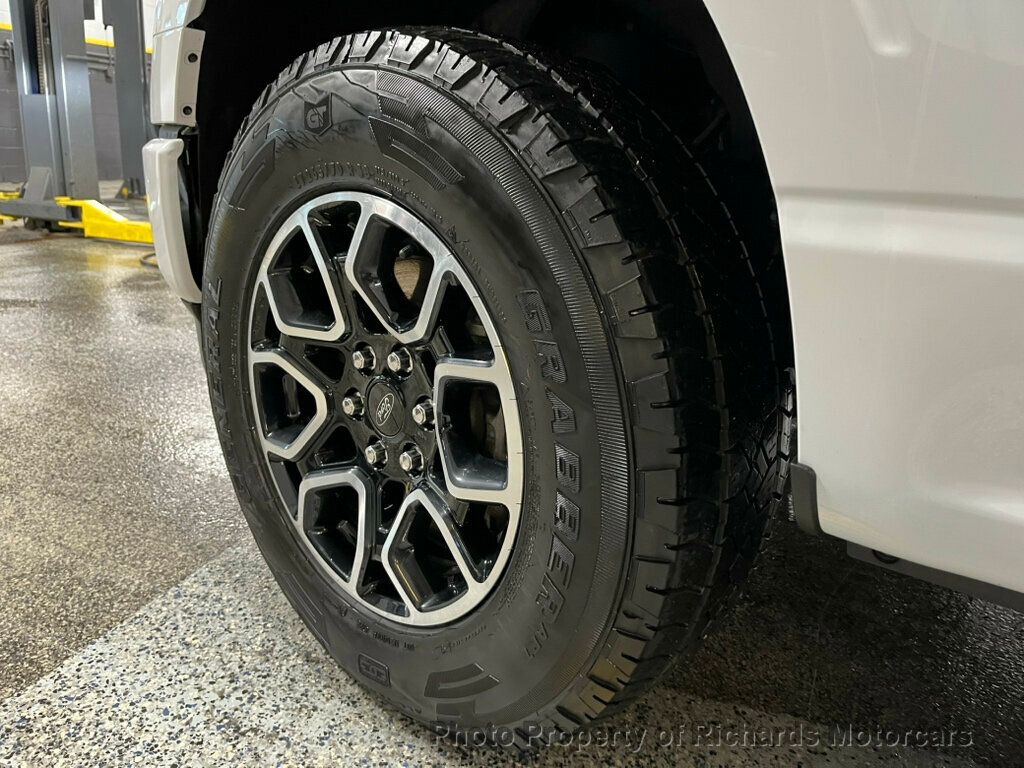 2023 Ford F-150 XLT 4WD SuperCrew 5.5' Box - 22978818 - 9