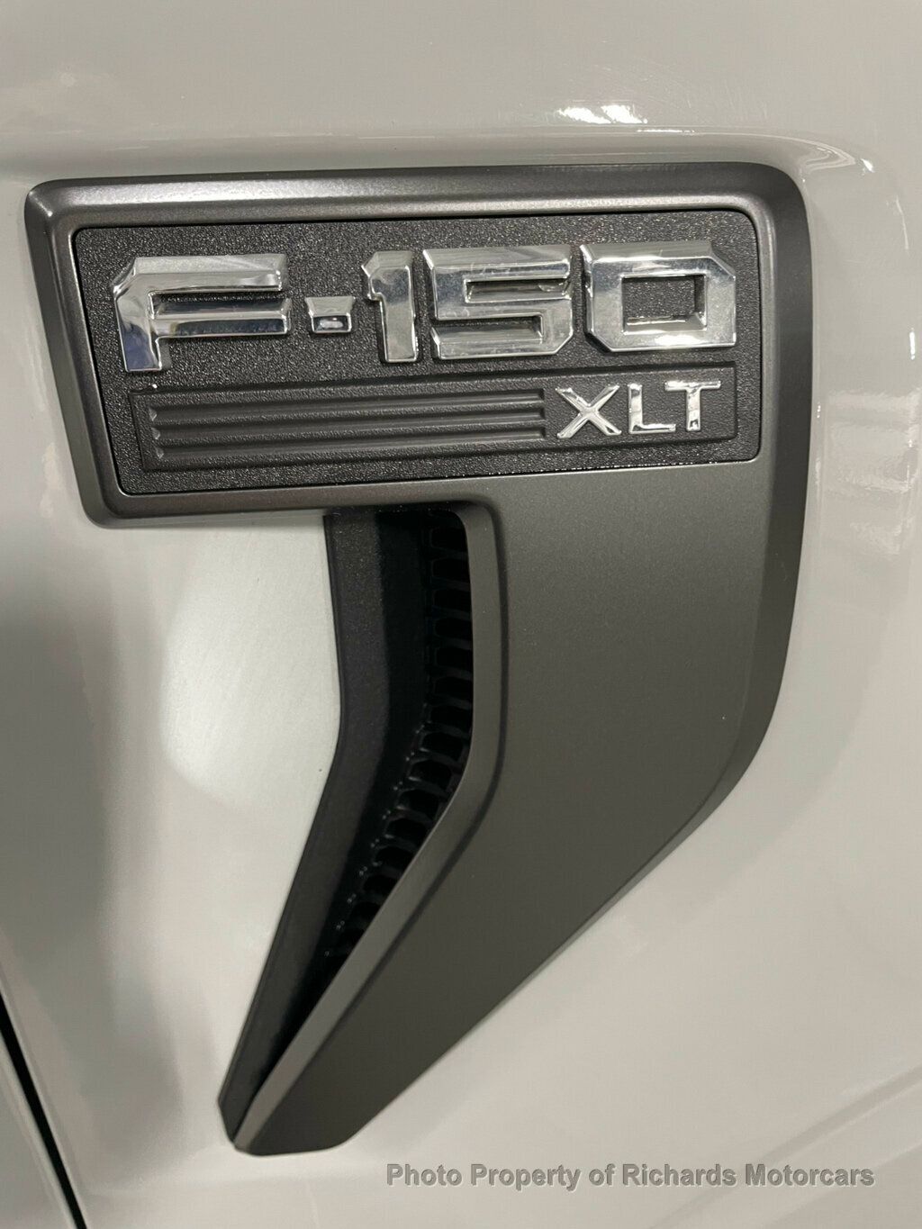 2023 Ford F-150 XLT 4WD SuperCrew 5.5' Box - 22985887 - 8