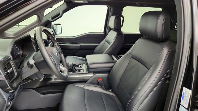 2023 Ford F-150 XLT 4WD SuperCrew 5.5' Box w/ 302A, PowerBoost, Black Appearance - 23029923 - 19