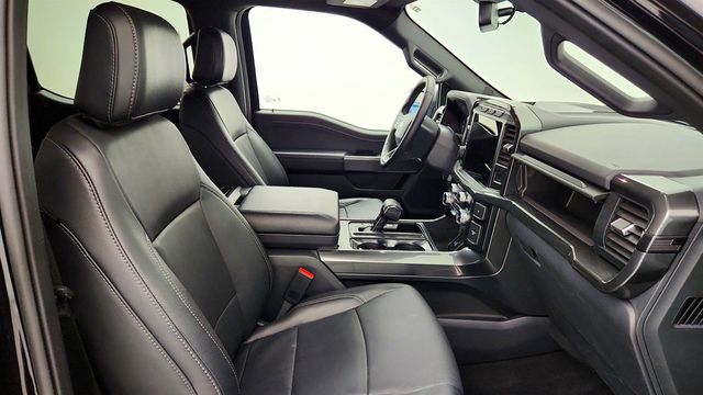 2023 Ford F-150 XLT 4WD SuperCrew 5.5' Box w/ 302A, PowerBoost, Black Appearance - 23029923 - 23