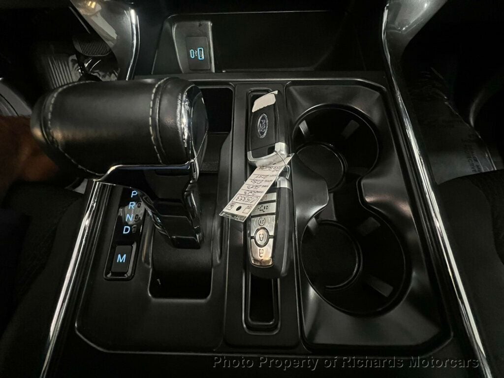 2023 Ford F-150 XLT photo 25