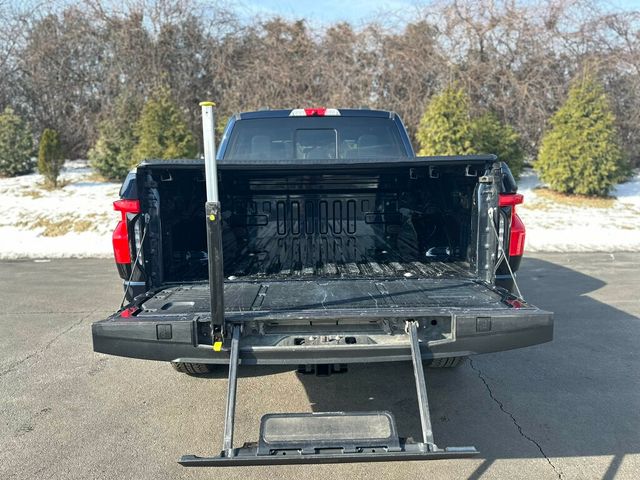 2023 Ford F-150 Lightning LARIAT 4WD SuperCrew 5.5' Box - 22976916 - 9
