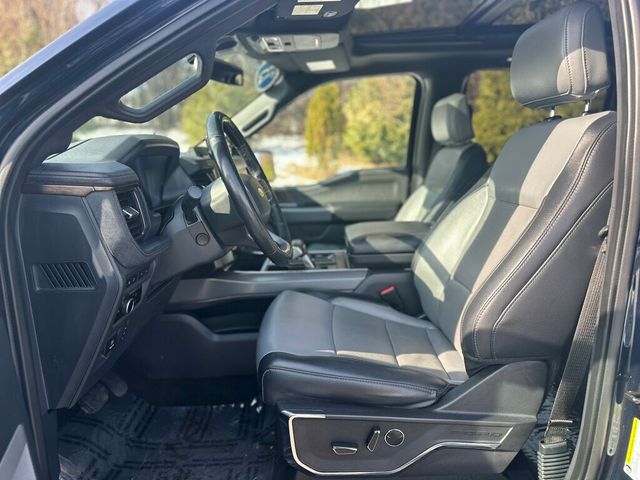 2023 Ford F-150 Lightning LARIAT 4WD SuperCrew 5.5' Box - 22976916 - 17