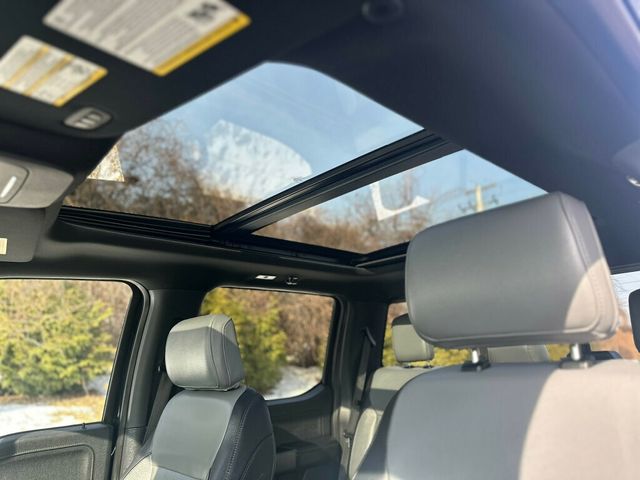 2023 Ford F-150 Lightning LARIAT 4WD SuperCrew 5.5' Box - 22976916 - 19