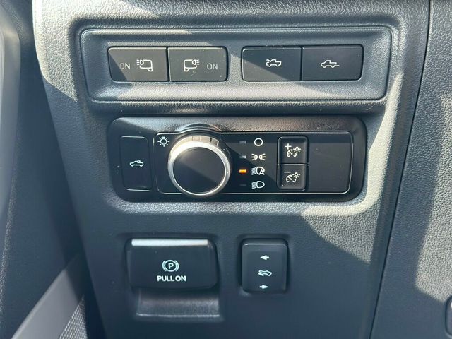 2023 Ford F-150 Lightning LARIAT 4WD SuperCrew 5.5' Box - 22976916 - 37