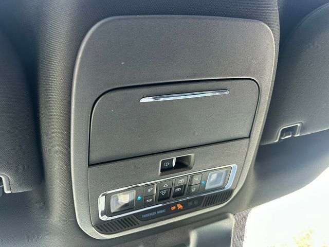 2023 Ford F-150 Lightning LARIAT 4WD SuperCrew 5.5' Box - 22976916 - 40