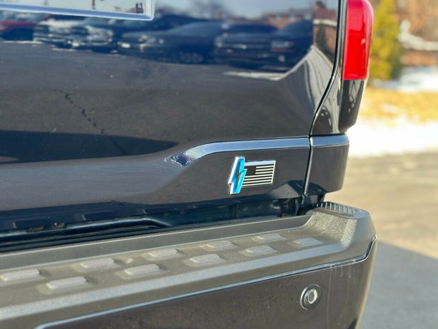 2023 Ford F-150 Lightning LARIAT 4WD SuperCrew 5.5' Box - 22976916 - 6