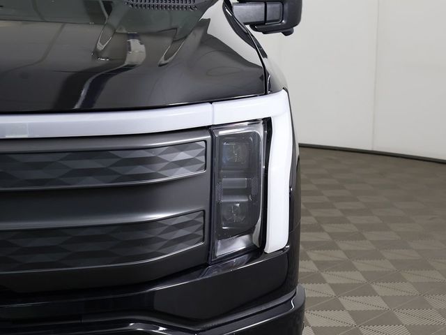 2023 Ford F-150 Lightning LARIAT 4WD SuperCrew 5.5' Box - 23033541 - 16