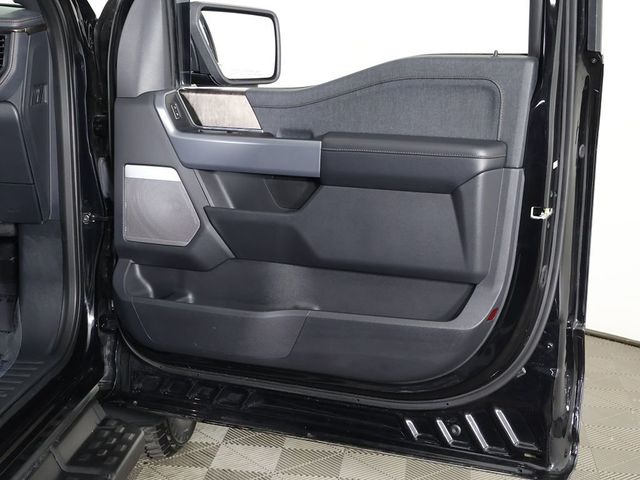 2023 Ford F-150 Lightning LARIAT 4WD SuperCrew 5.5' Box - 23033541 - 26