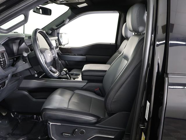 2023 Ford F-150 Lightning LARIAT 4WD SuperCrew 5.5' Box - 23033541 - 31