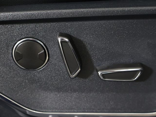 2023 Ford F-150 Lightning LARIAT 4WD SuperCrew 5.5' Box - 23033541 - 36