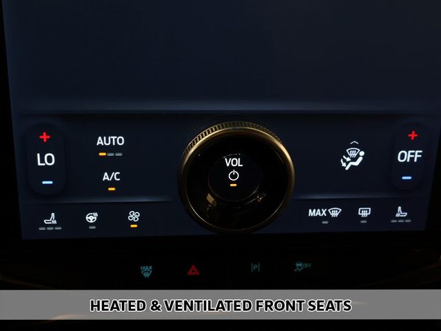 2023 Ford F-150 Lightning LARIAT 4WD SuperCrew 5.5' Box - 23033541 - 7