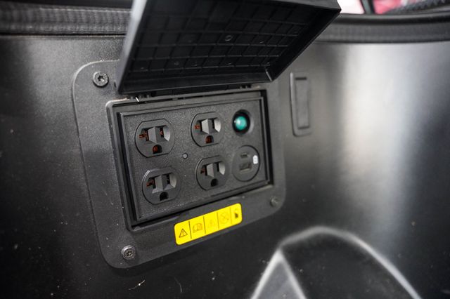 2023 Ford F-150 Lightning LARIAT 4WD SuperCrew 5.5' Box - 23052690 - 8