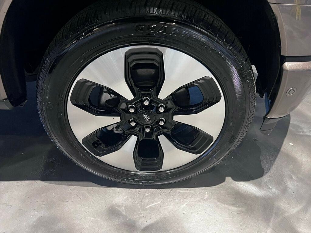2023 Ford F-150 Lightning MSRP$99,799/ExtdRangeBattery/B&OSound/NirvanaSeats/Moonroof - 23065757 - 12