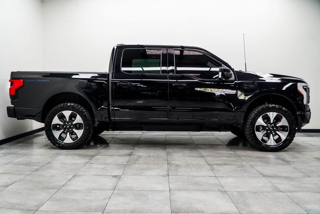 2023 Ford F-150 Lightning Platinum photo 10