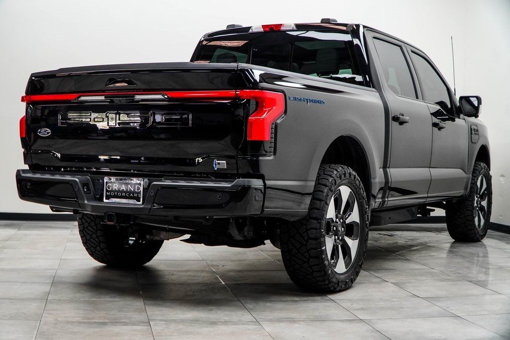 2023 Ford F-150 Lightning Platinum photo 12