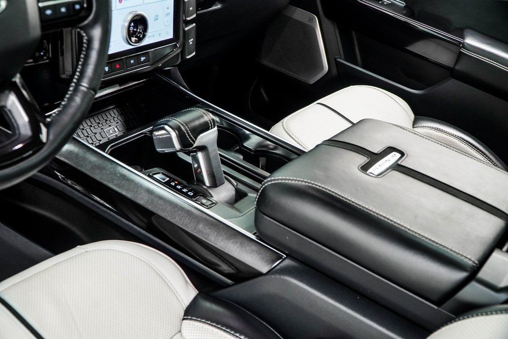 2023 Ford F-150 Lightning Platinum photo 16