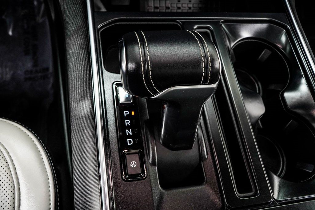 2023 Ford F-150 Lightning Platinum photo 21