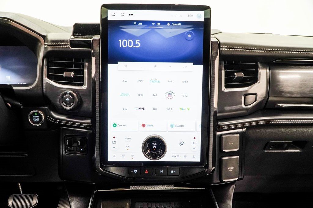 2023 Ford F-150 Lightning Platinum photo 22