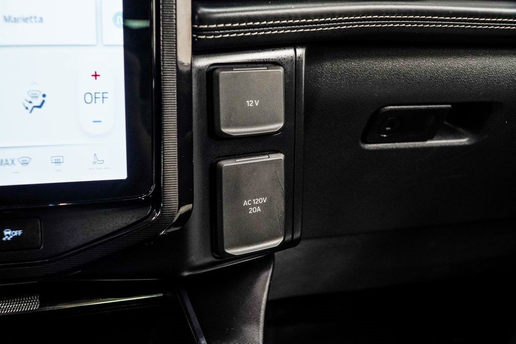 2023 Ford F-150 Lightning Platinum photo 23
