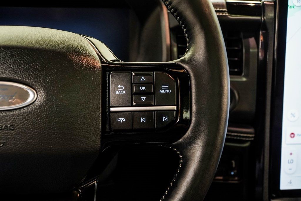 2023 Ford F-150 Lightning Platinum photo 35