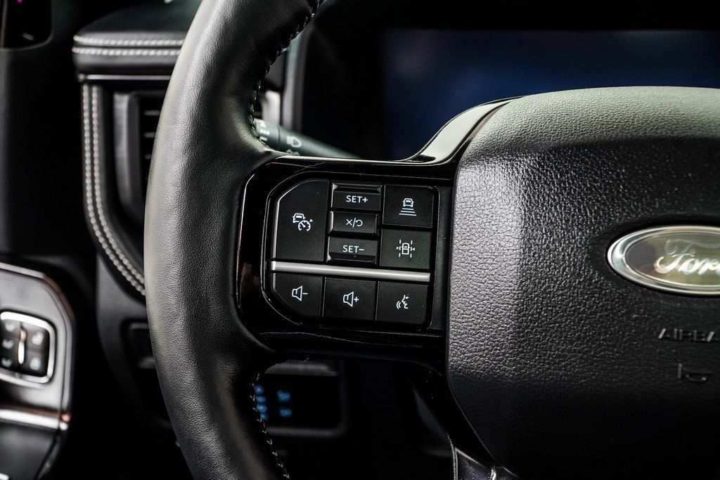 2023 Ford F-150 Lightning Platinum photo 36
