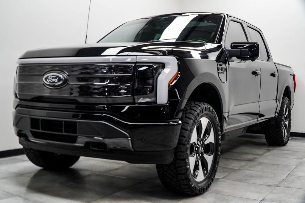 2023 Ford F-150 Lightning Platinum photo 6