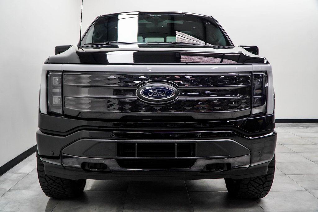 2023 Ford F-150 Lightning Platinum photo 7