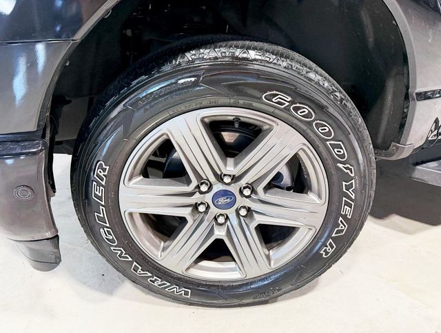 2023 Ford F-150 Lightning Platinum 4WD SuperCrew 5.5' Box - 22920165 - 1