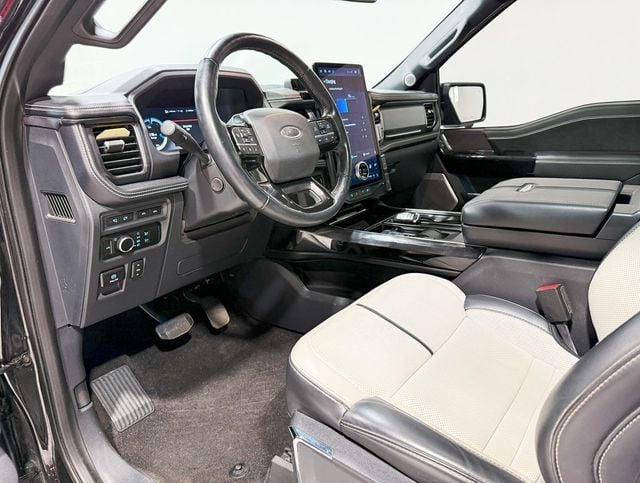 2023 Ford F-150 Lightning Platinum 4WD SuperCrew 5.5' Box - 22920165 - 31