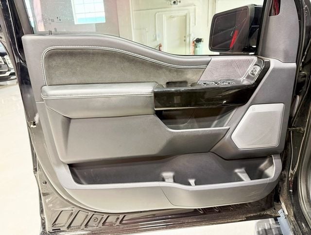 2023 Ford F-150 Lightning Platinum 4WD SuperCrew 5.5' Box - 22920165 - 35