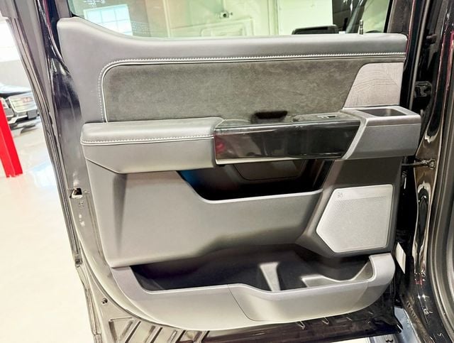 2023 Ford F-150 Lightning Platinum 4WD SuperCrew 5.5' Box - 22920165 - 44