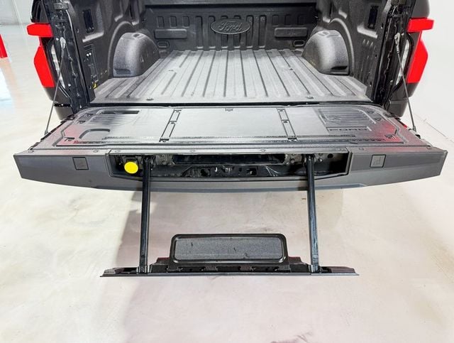 2023 Ford F-150 Lightning Platinum 4WD SuperCrew 5.5' Box - 22920165 - 46
