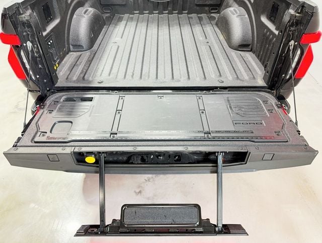 2023 Ford F-150 Lightning Platinum 4WD SuperCrew 5.5' Box - 22920165 - 47