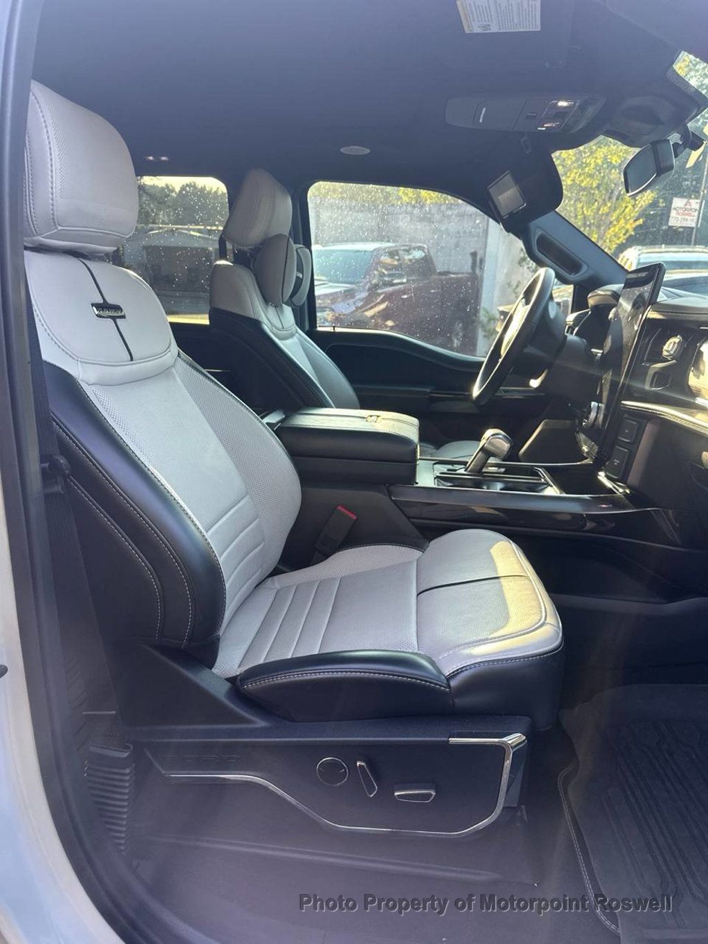 Ford F-150 photo 2
