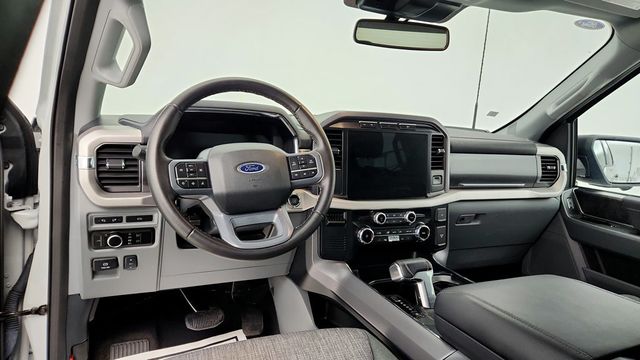 2023 Ford F-150 Lightning XLT 4WD SuperCrew 5.5' Box - 22944176 - 11