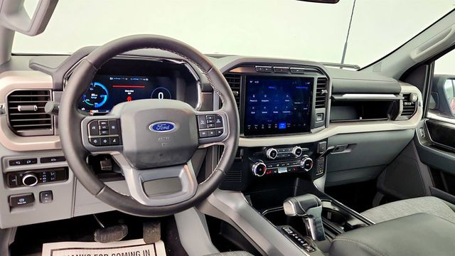 2023 Ford F-150 Lightning XLT 4WD SuperCrew 5.5' Box - 22968684 - 11