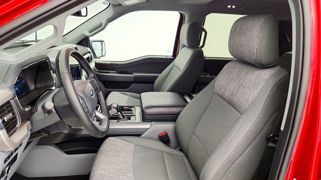 2023 Ford F-150 Lightning XLT 4WD SuperCrew 5.5' Box - 22968684 - 19