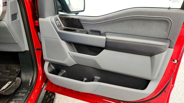 2023 Ford F-150 Lightning XLT 4WD SuperCrew 5.5' Box - 22968684 - 25