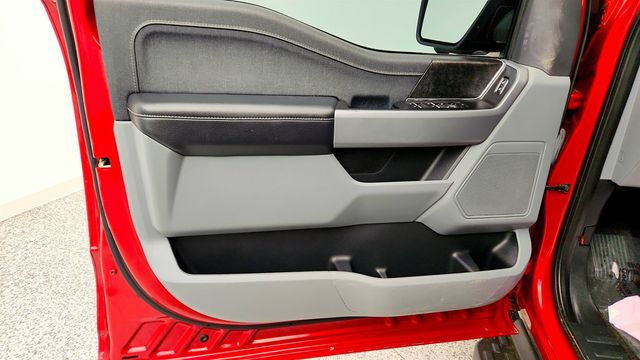2023 Ford F-150 Lightning XLT 4WD SuperCrew 5.5' Box - 23026271 - 9