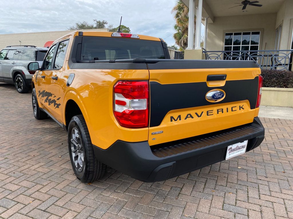 2023 Ford Maverick XLT photo 2