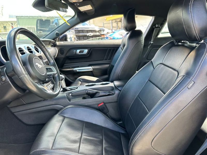 2023 Ford Mustang EcoBoost Premium Fastback - 22936643 - 12