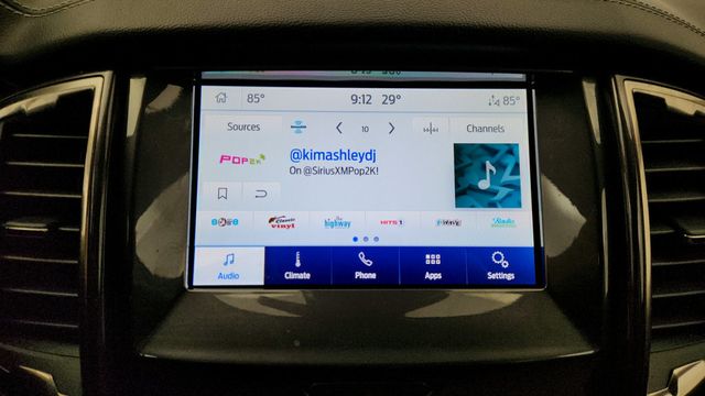 2023 Ford Ranger LARIAT 4WD SuperCrew 5' Box with Trailer Tow Package - 22956494 - 17