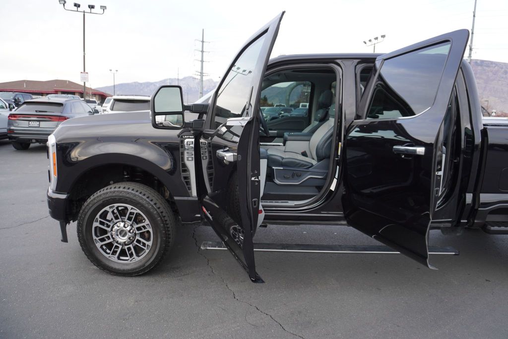 2023 Ford SUPER DUTY F-250 LIMITED - 22945938 - 24